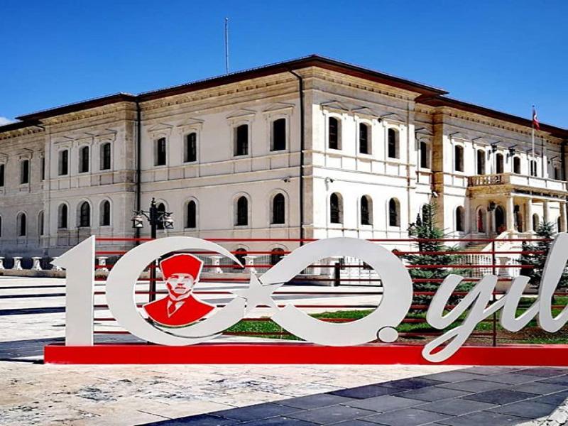 Milli Mücadele'nin mihenk taşı olan Sivas Kongresi'nin 100. yıl dönümünü kutluyoruz